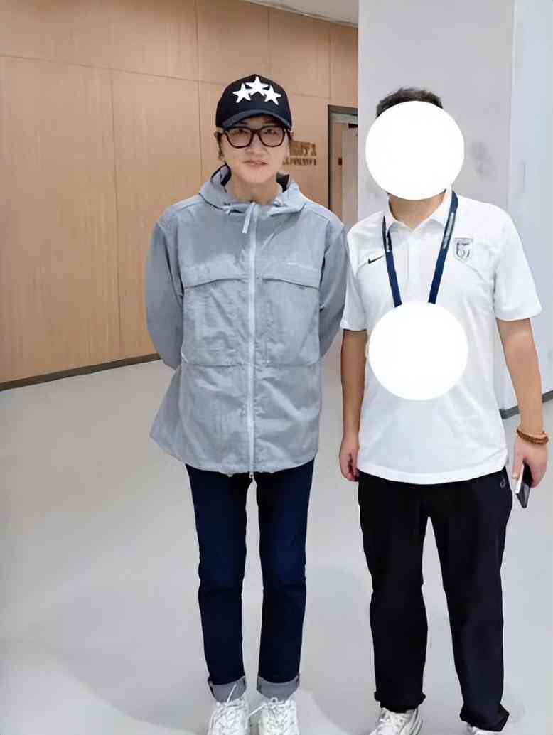 孙楠瘦成“纸片人”？56岁暴瘦20斤引发网友热议与猜测